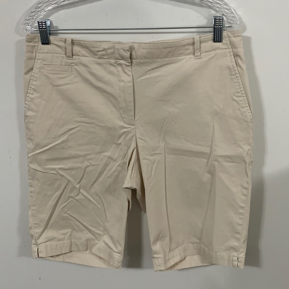 Talbots Women’s “longer” shorts - good condition. See measurements - Picture 1 of 4